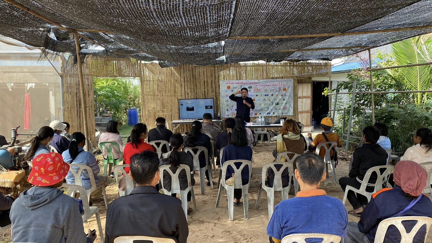 412990217 2039440276416959 256307983088682498 N