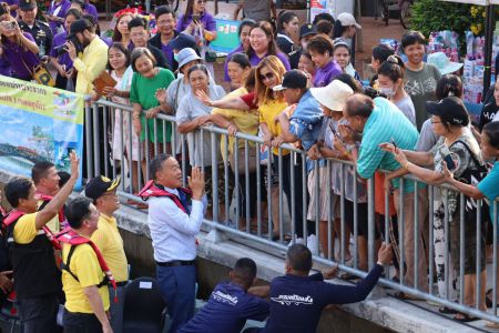 นายกรัฐมนตรี ติดตามความคืบหน้าโครงการพัฒนาคลองเปรมฯ ระยะเร่งด่วน ช่วง SCG บางซื่อ-สวนสาธารณะ ปตท. หลักสี่ ซาบซึ้งเป็นพระมหากรุณาธิคุณในหลวงทรงมีโครงการเป็นประโยชน์ต่อพสกนิกร