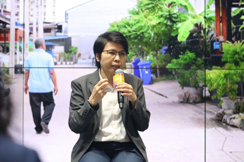 Line Album 2025.10.1 251001 1