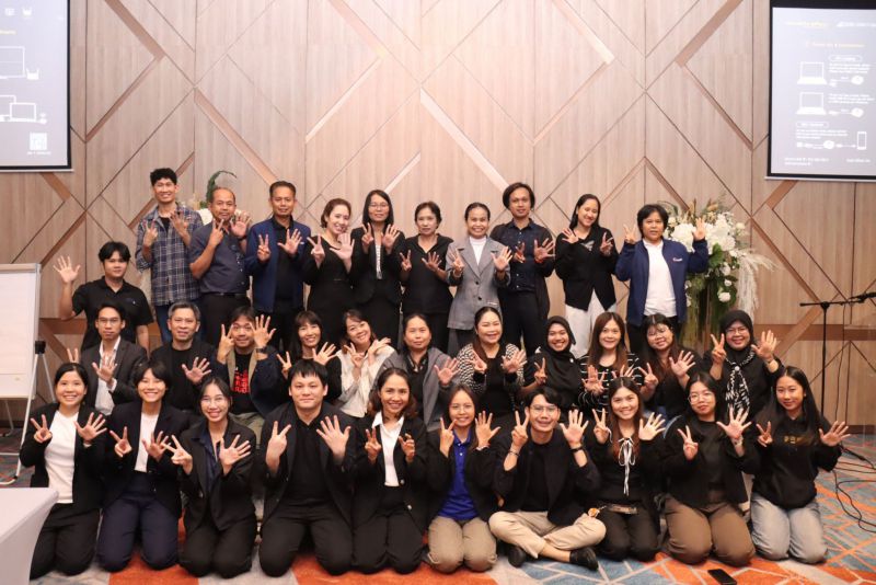 Line Album 2025.11.3 251104 2