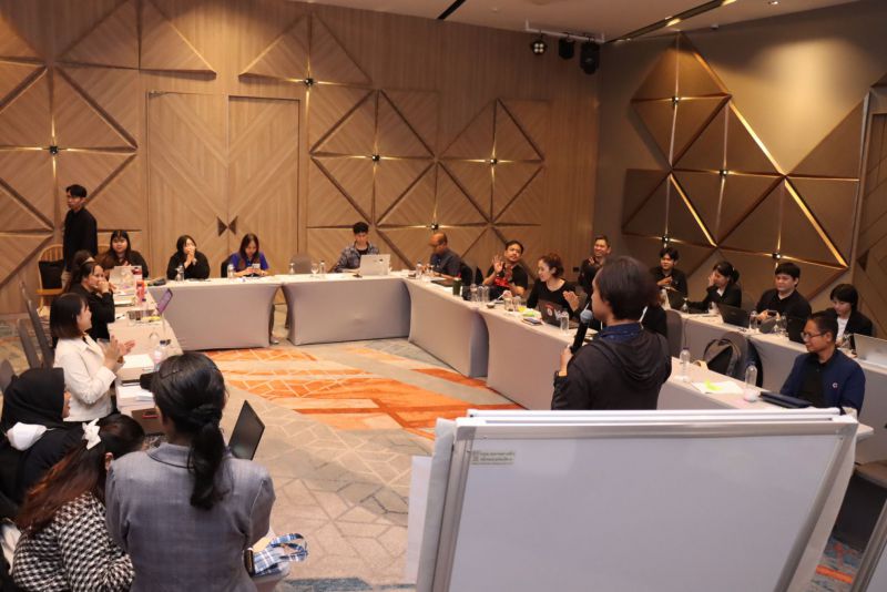 Line Album 2025.11.3 251104 4